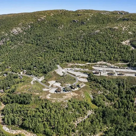 4 Bedroom Awesome In *