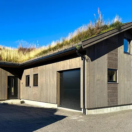 4 Bedroom Awesome In Сasa de vacaciones