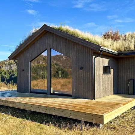 4 Bedroom Awesome In Сasa de vacaciones Aseral