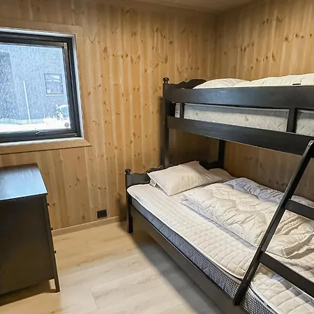 4 Bedroom Awesome In * Aseral