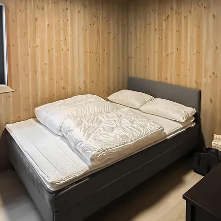 4 Bedroom Awesome In * Aseral