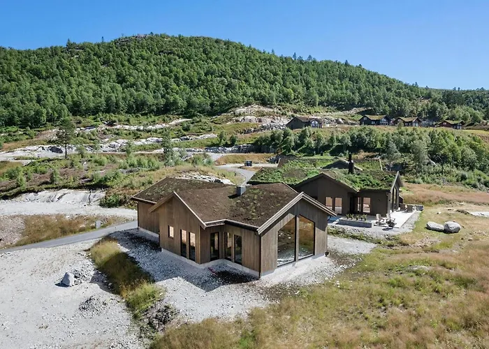 4 Bedroom Awesome In *