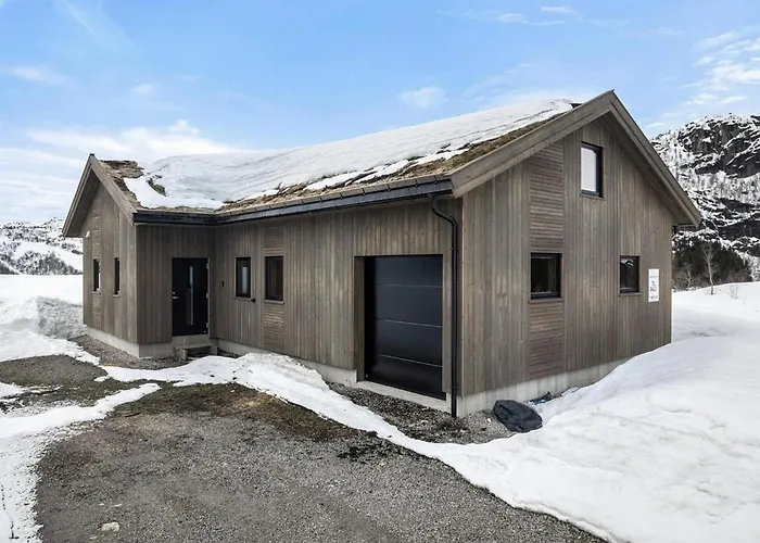 4 Bedroom Awesome In Hébergement de vacances