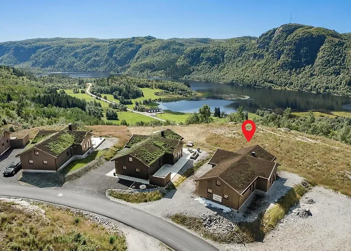 4 Bedroom Awesome In Hébergement de vacances