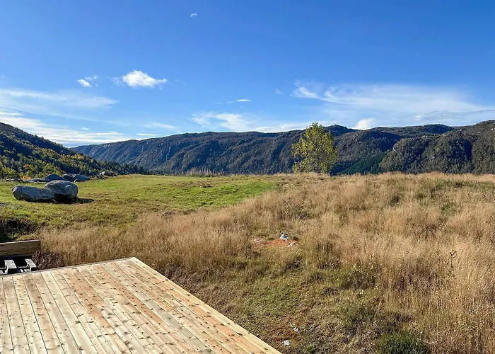 Hébergement de vacances 4 Bedroom Awesome In