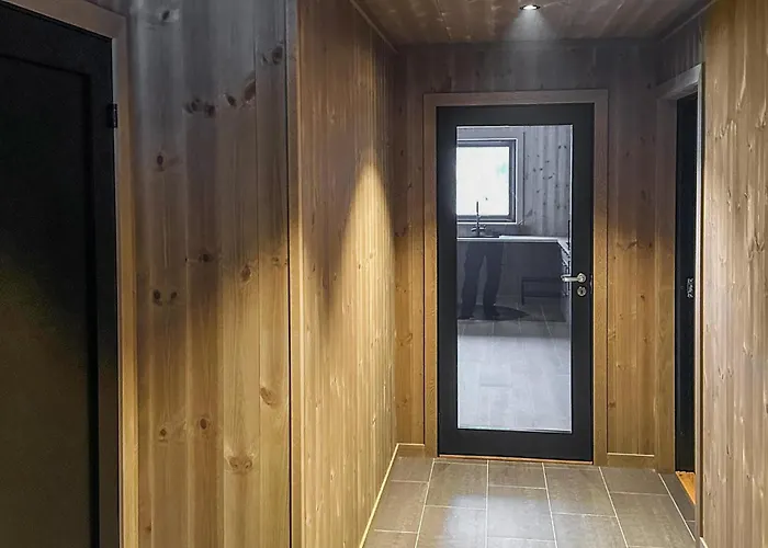 4 Bedroom Awesome In *