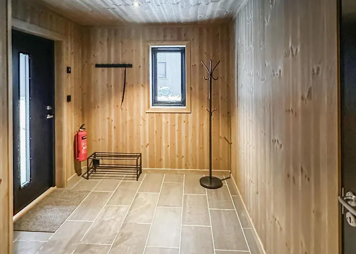 4 Bedroom Awesome In *