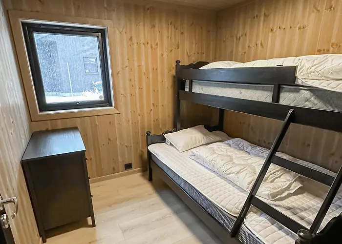 4 Bedroom Awesome In * Aseral