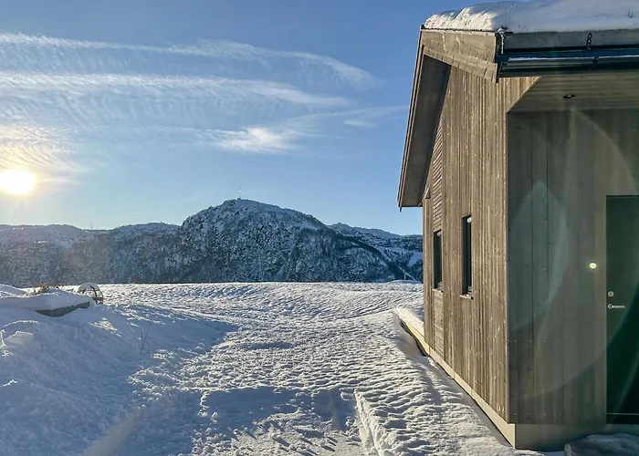 4 Bedroom Awesome In Hébergement de vacances Aseral