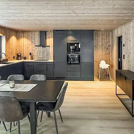 4 Bedroom Awesome In